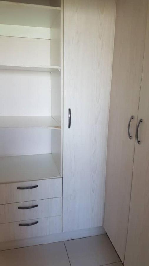 Carlcyn Homestay Gaborone Exteriör bild
