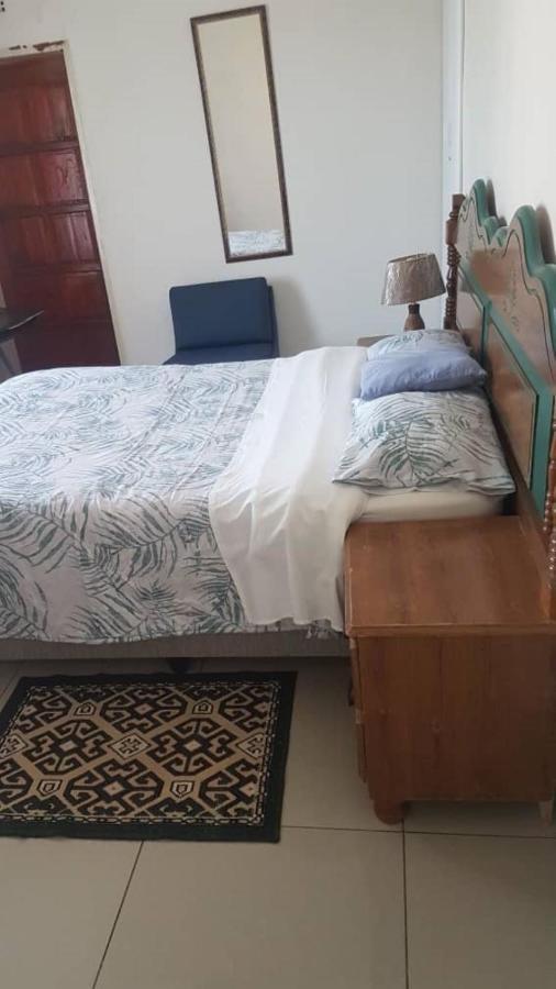 Carlcyn Homestay Gaborone Exteriör bild