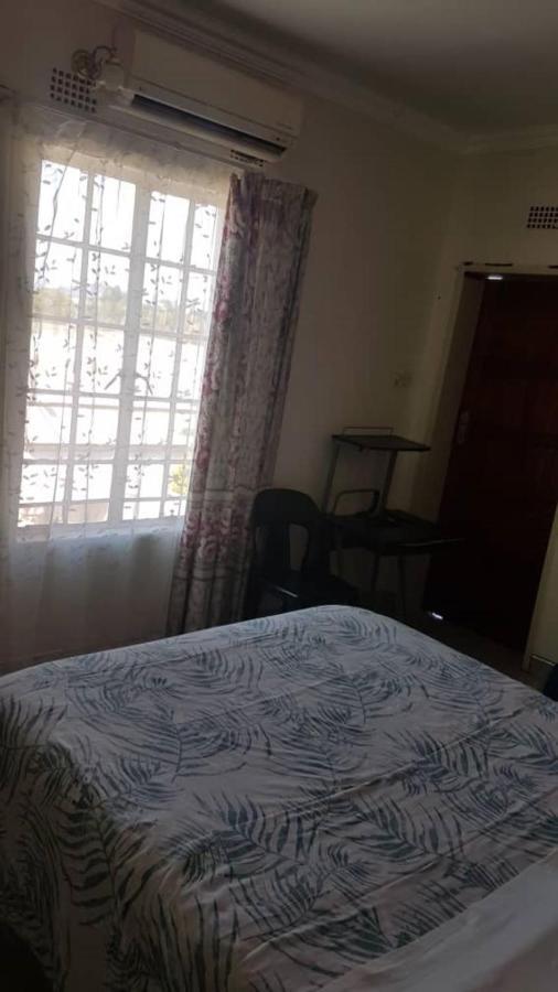 Carlcyn Homestay Gaborone Exteriör bild